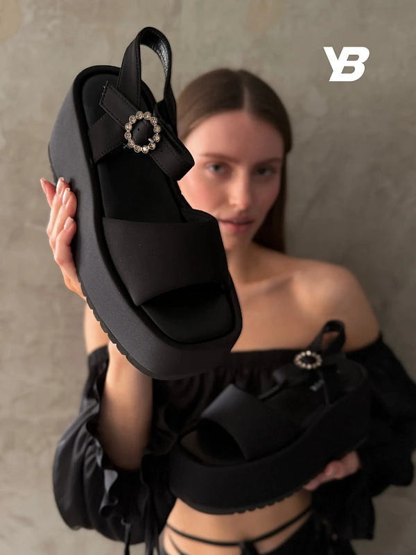 Летние босоножки женские на танкетке