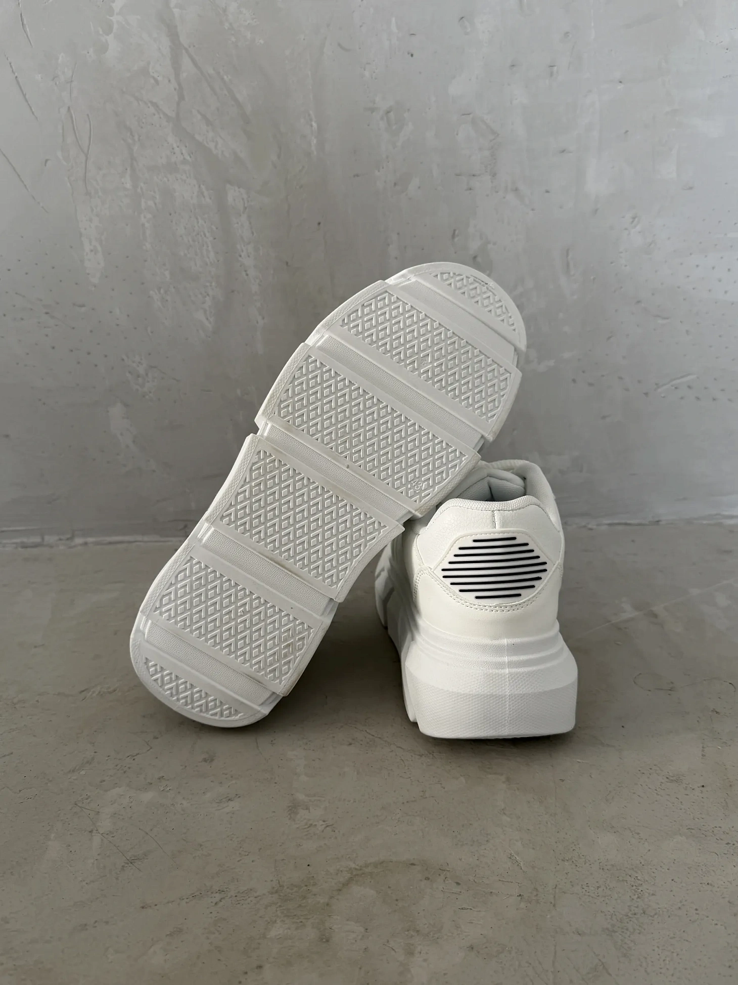 Демисезонные кроссовки высокие кеды