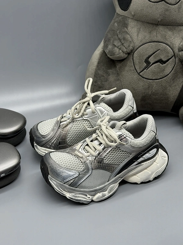 Демисезонные кроссовки детские на платформе