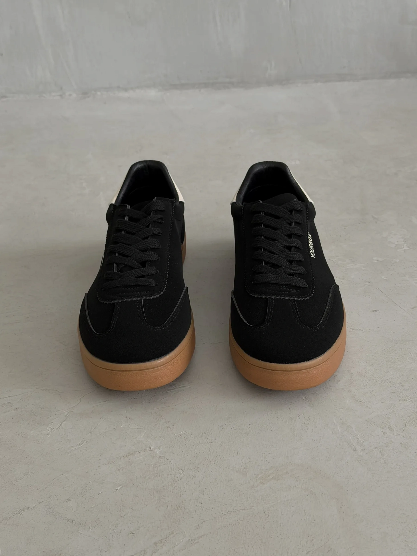 Демисезонные кроссовки высокие кеды