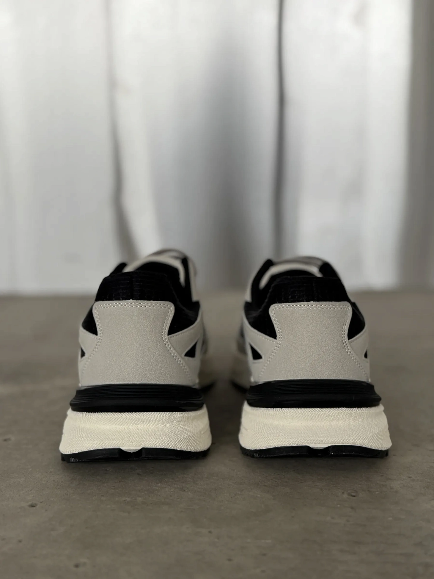 Демисезонные кроссовки мужские спортивные