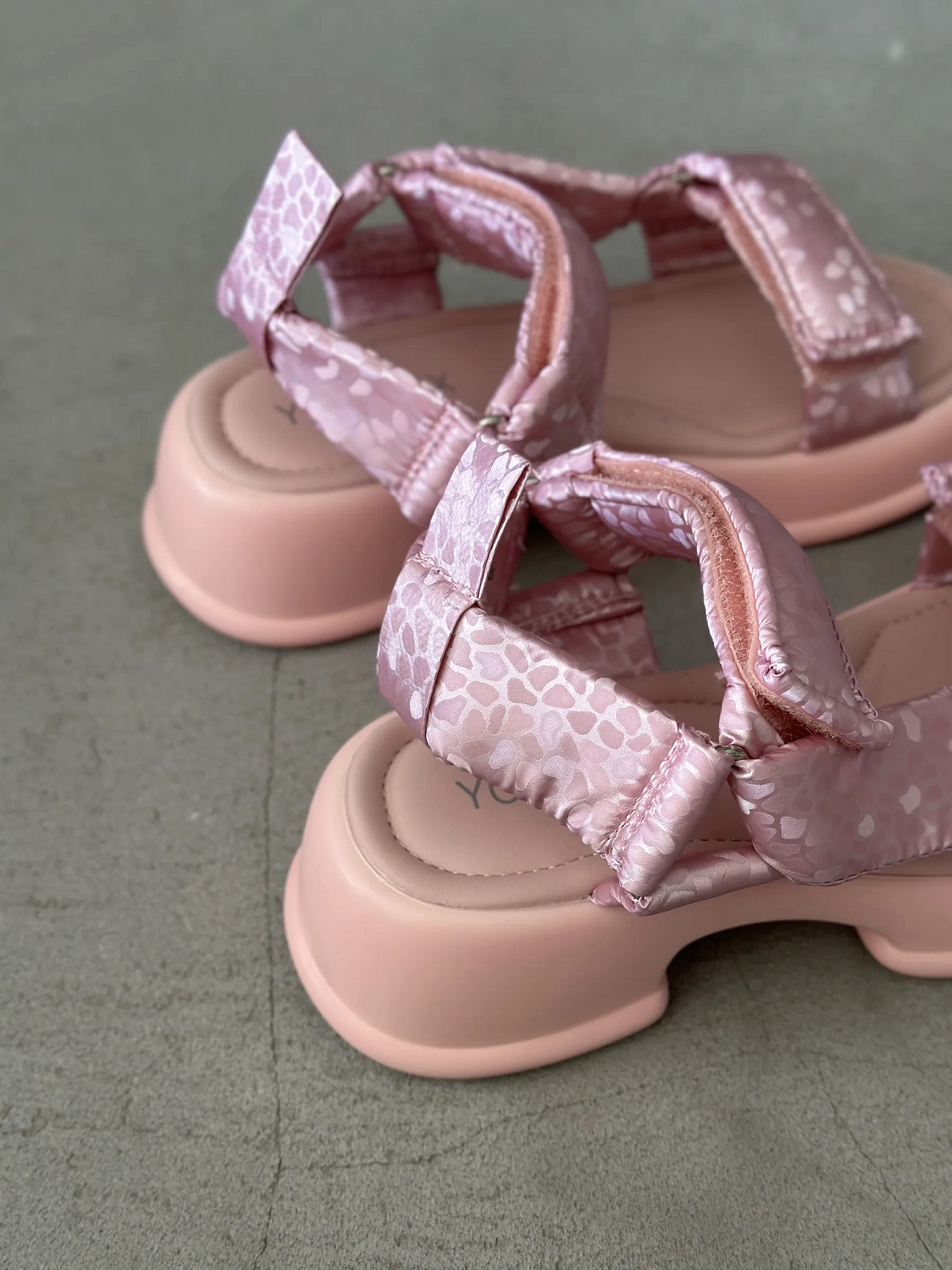 Текстильные босоножки летние