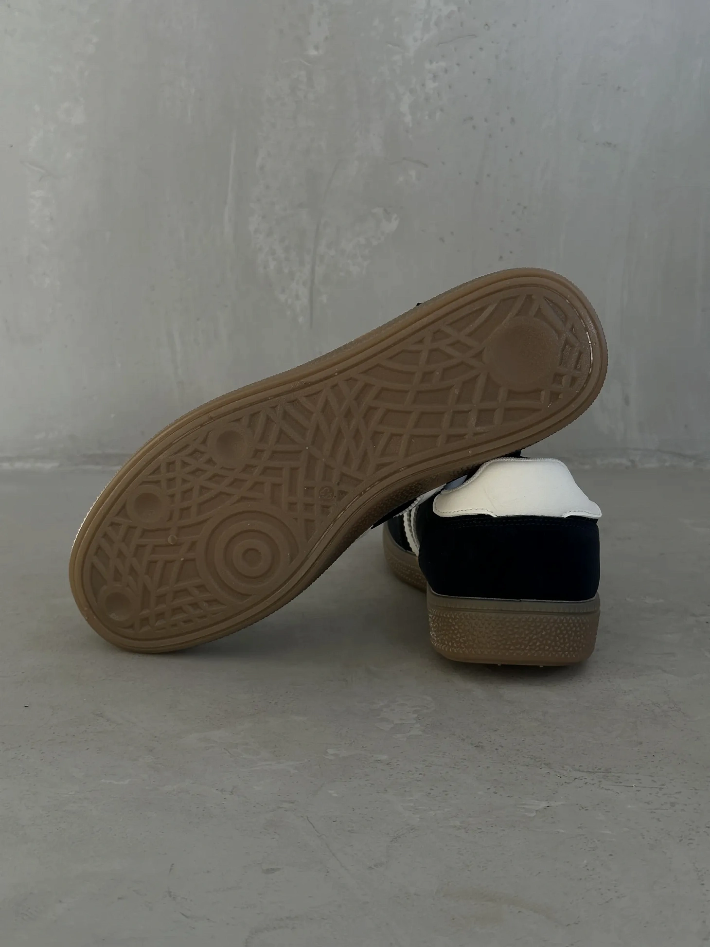 Демисезонные кроссовки мужские кеды