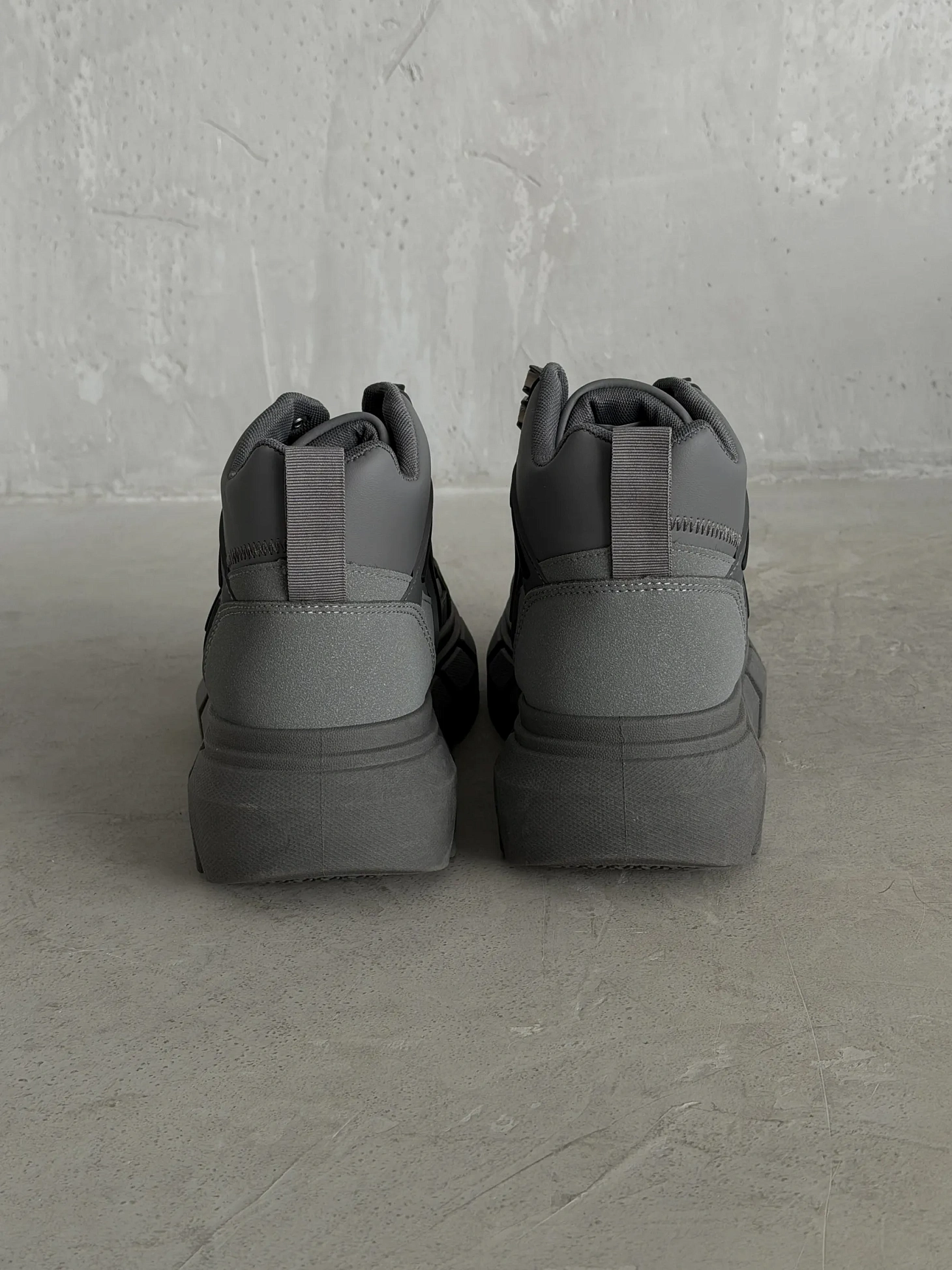 Демисезонные кроссовки высокие кеды