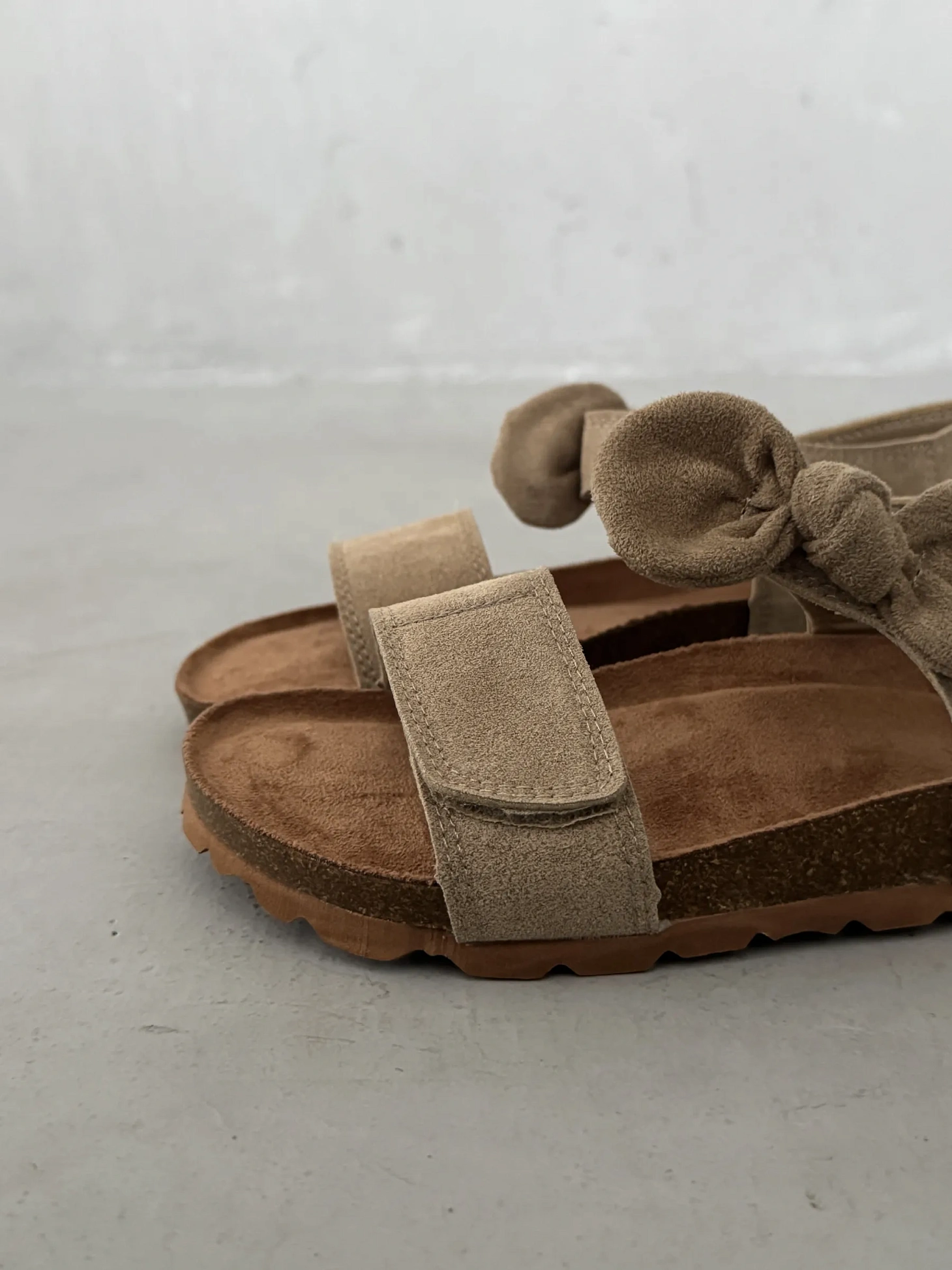 Детские летние босоножки на платформе