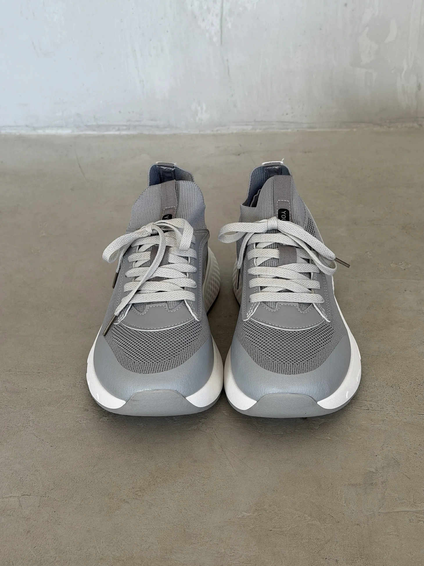 Демисезонные кроссовки мужские спортивные