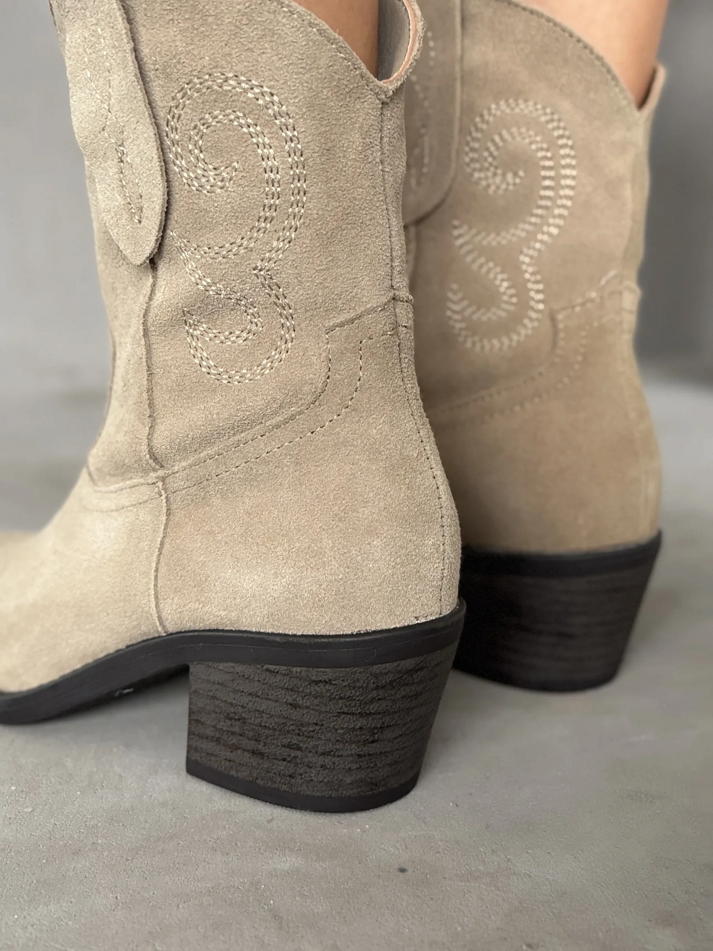 Казаки женские натуральная замша