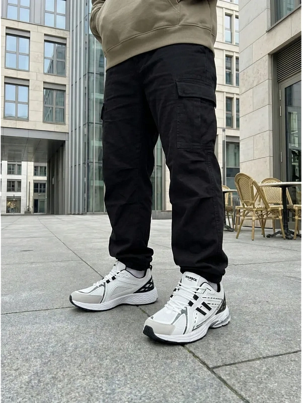 Кроссовки на высокой подошве повседневные