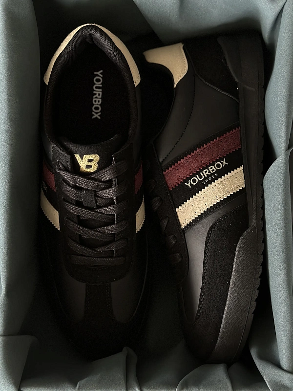 Демисезонные кроссовки на тонкой подошве