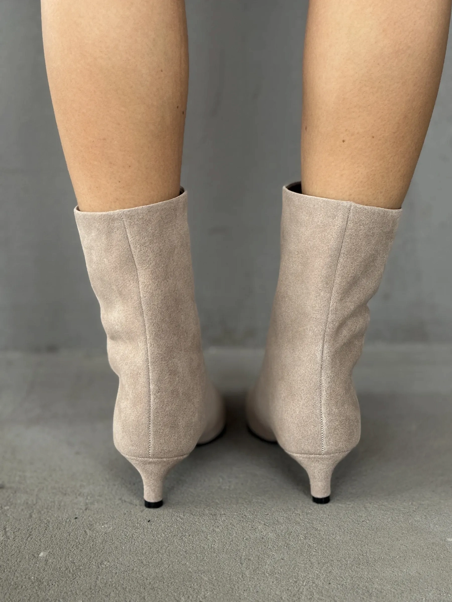 Ботильоны женские демисезонные на каблуке с острым носом