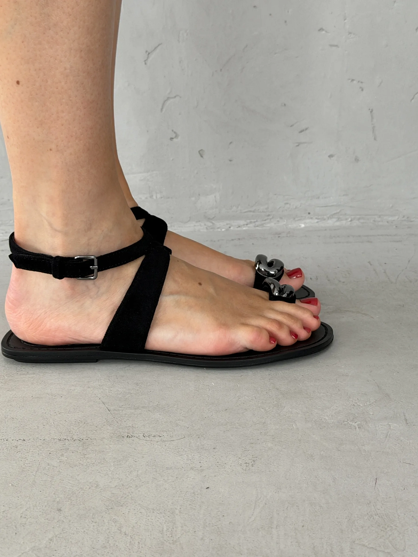 Летние босоножки женские на плоской подошве