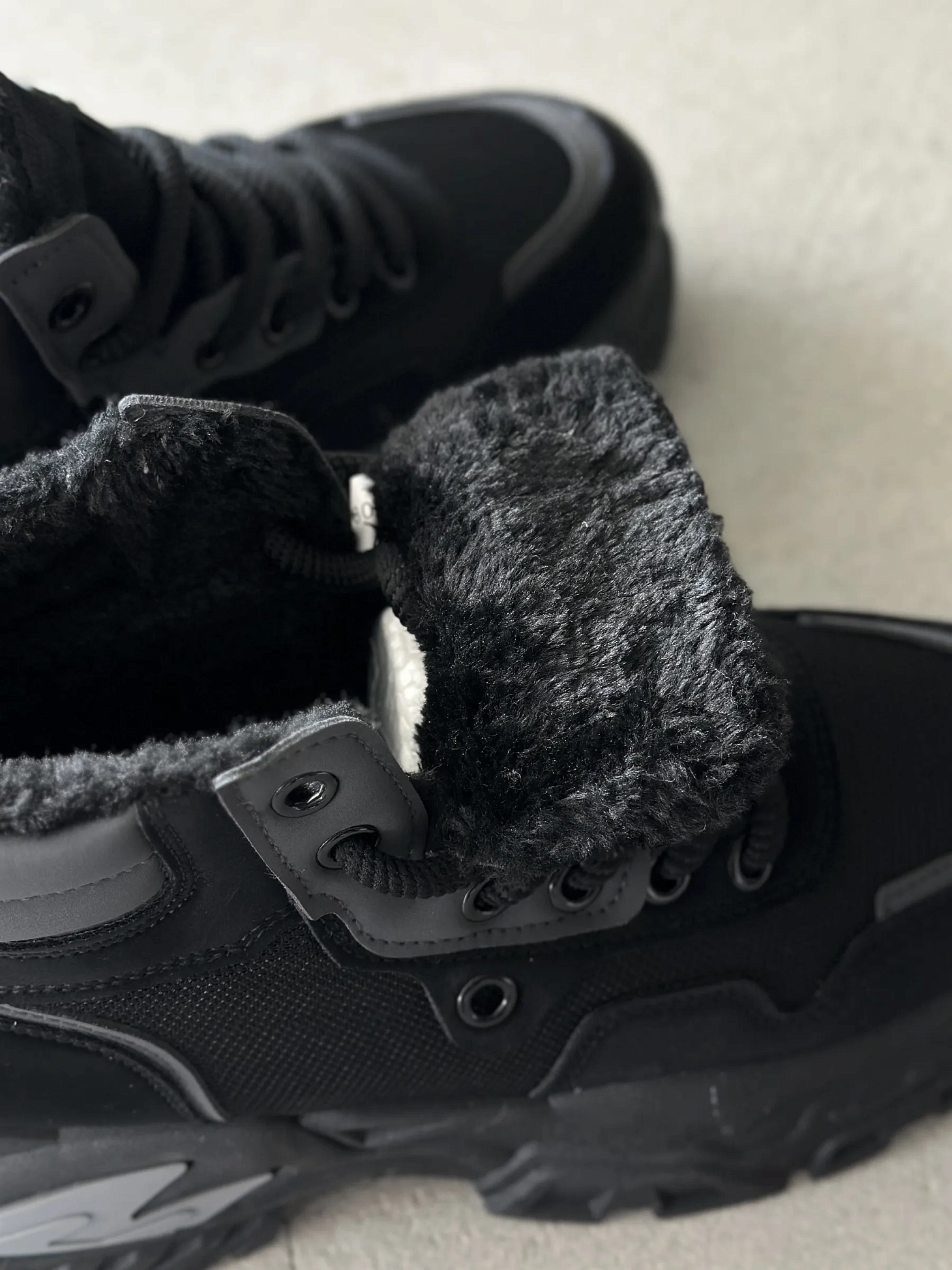 Зимние кроссовки утепленные высокие кеды