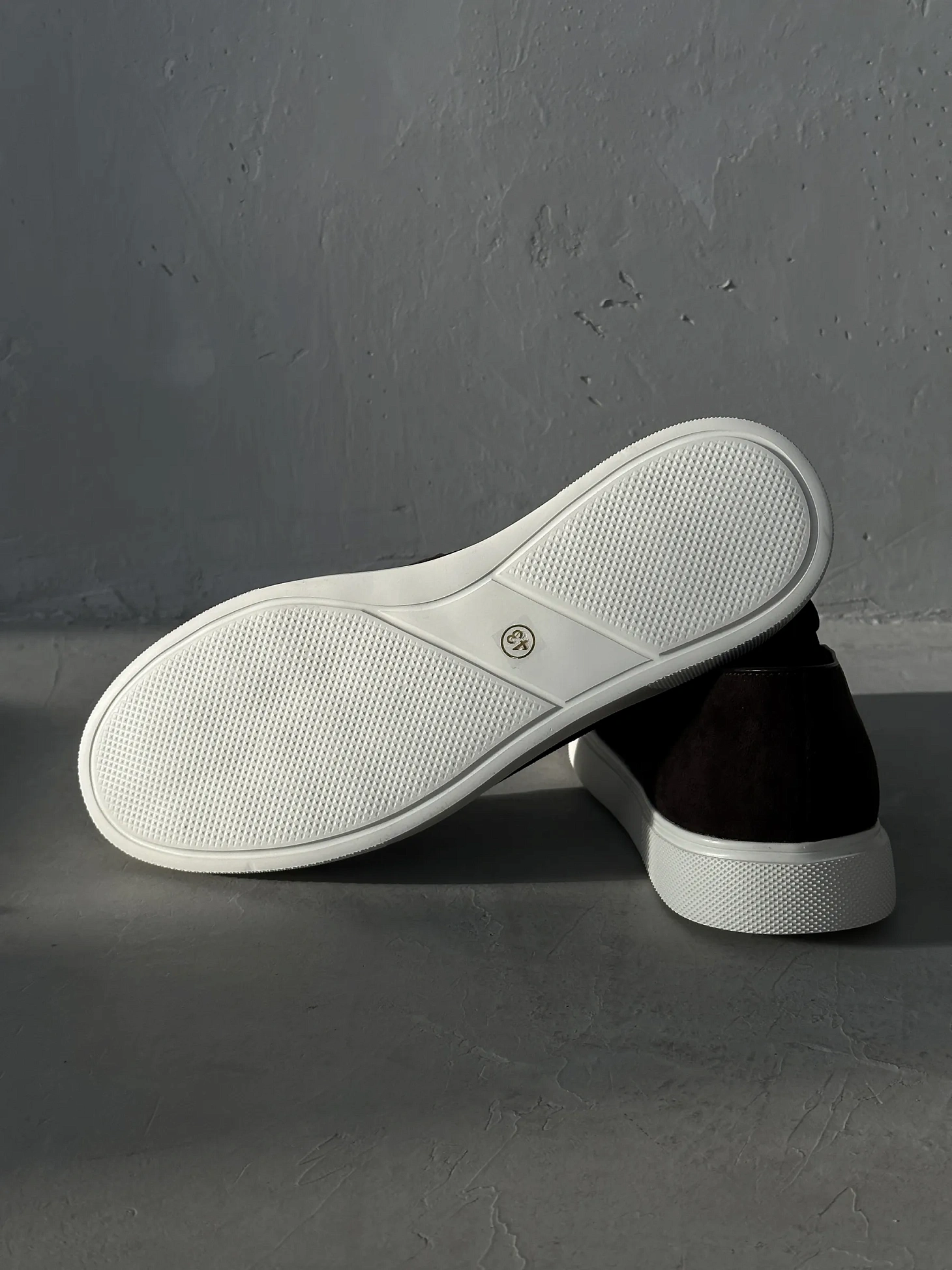 Замшевые лоферы мужские классические на платформе