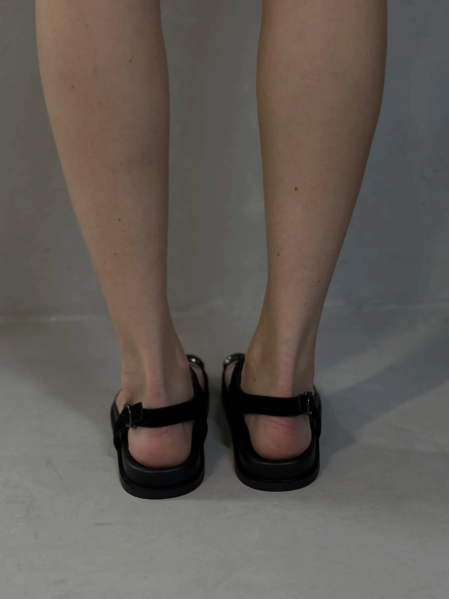 Летние босоножки женские с закрытым носом