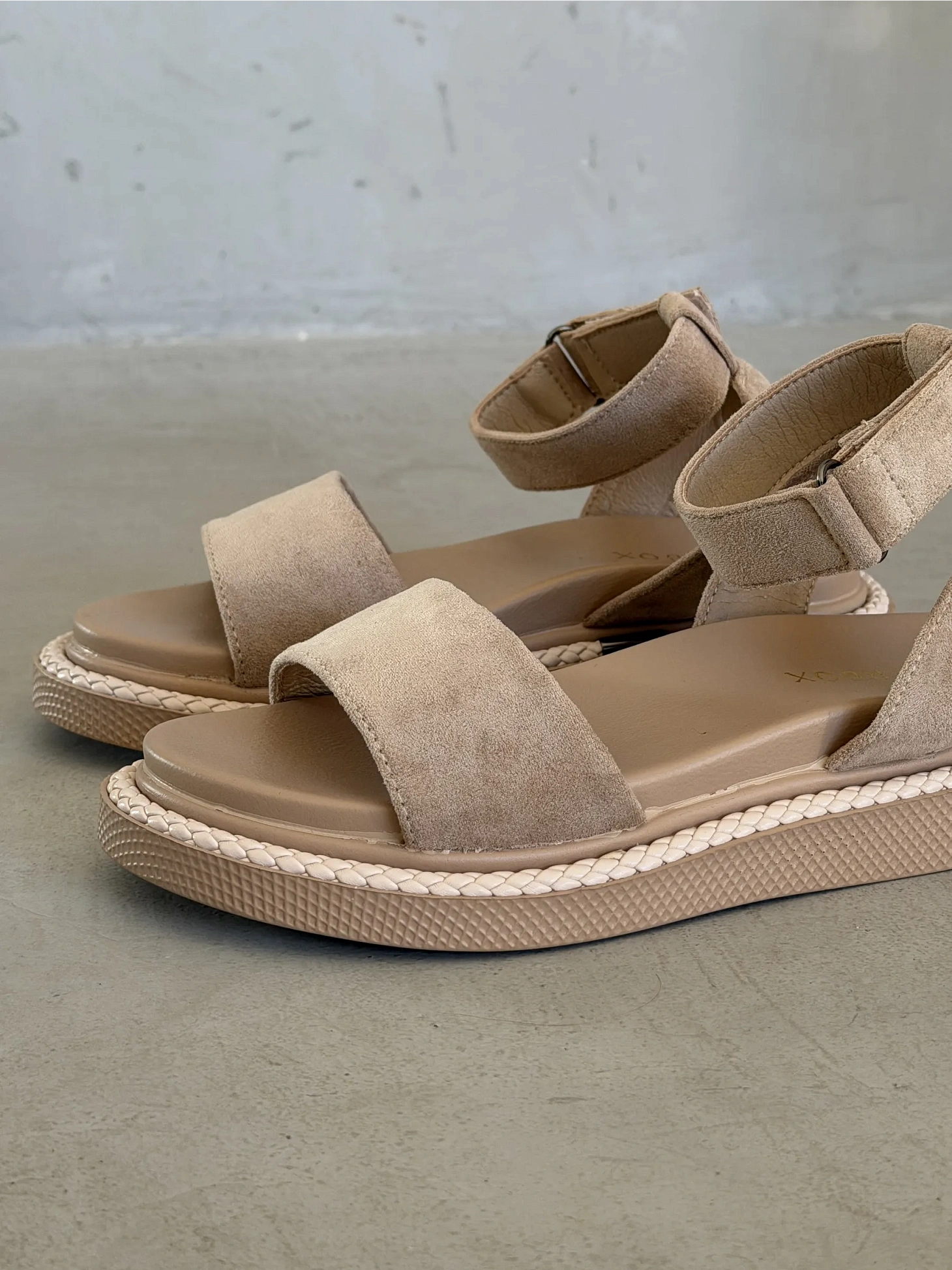 Летние босоножки на платформе