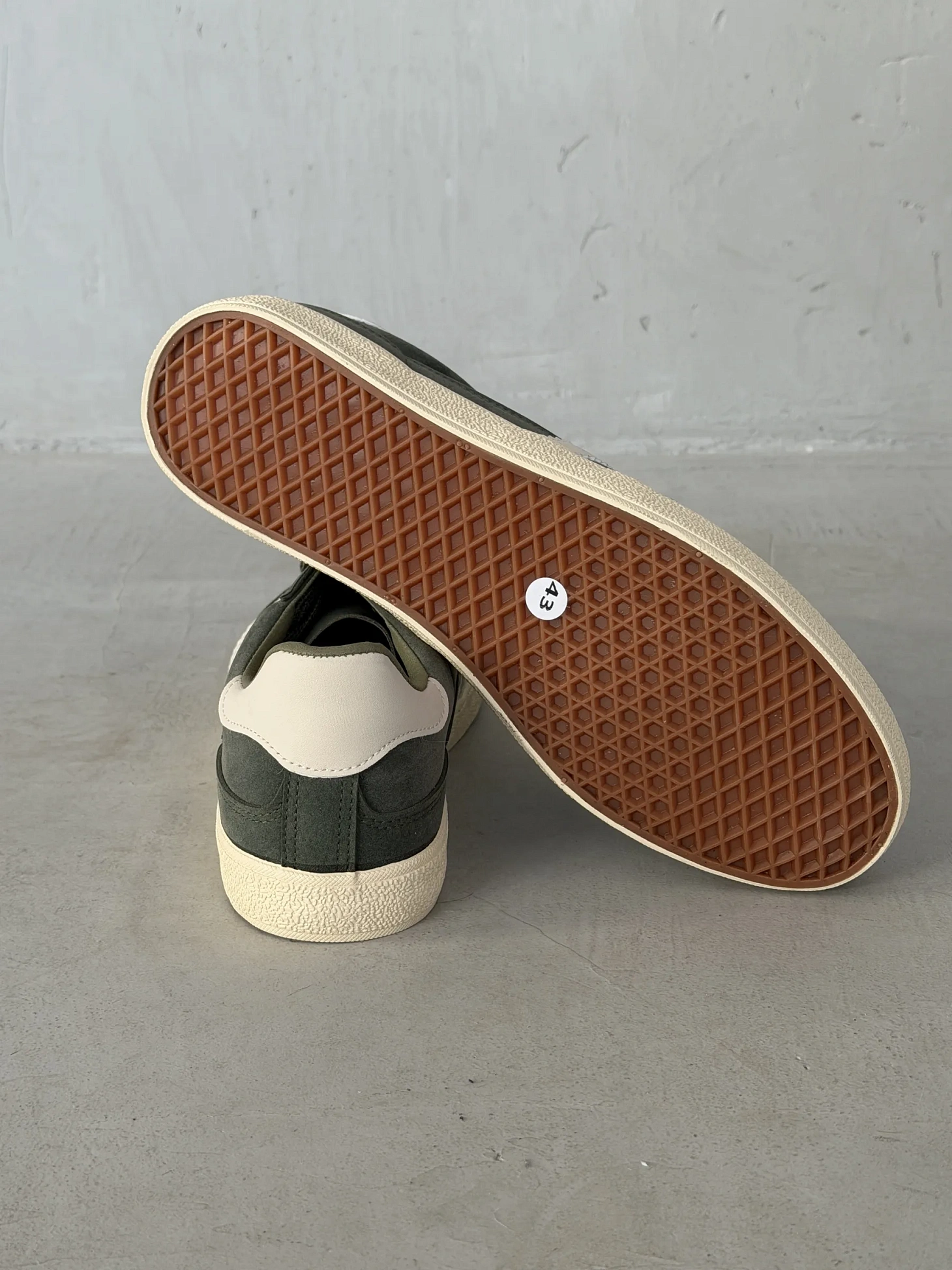 Кроссовки демисезонные кеды