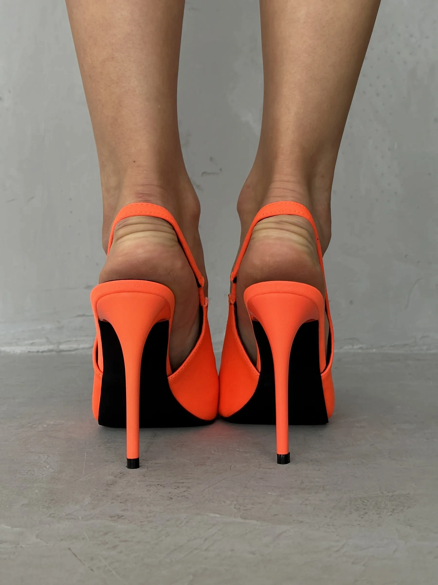 Туфли на каблуке с открытой пяткой лодочки