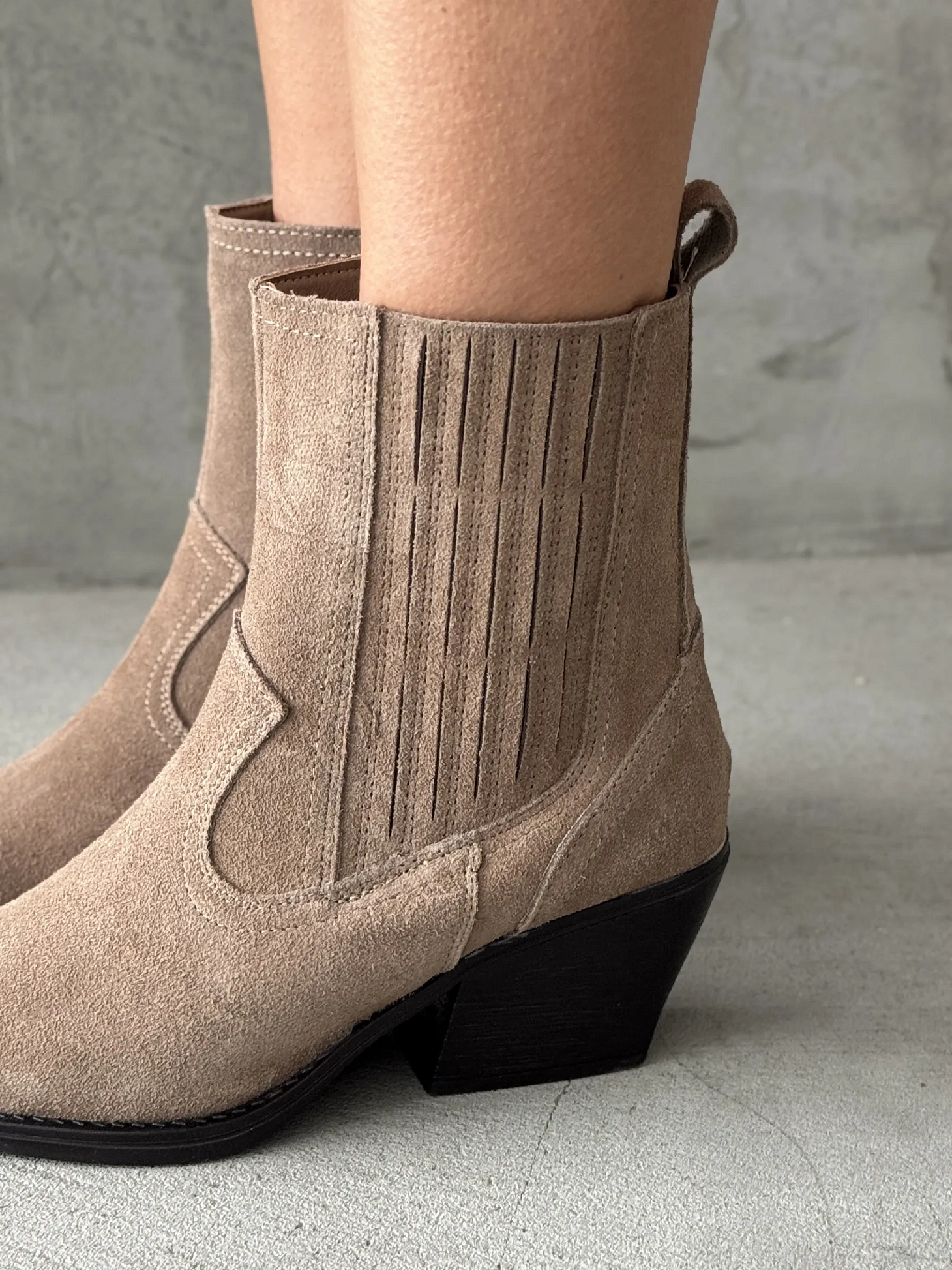 Казаки женские натуральная замша