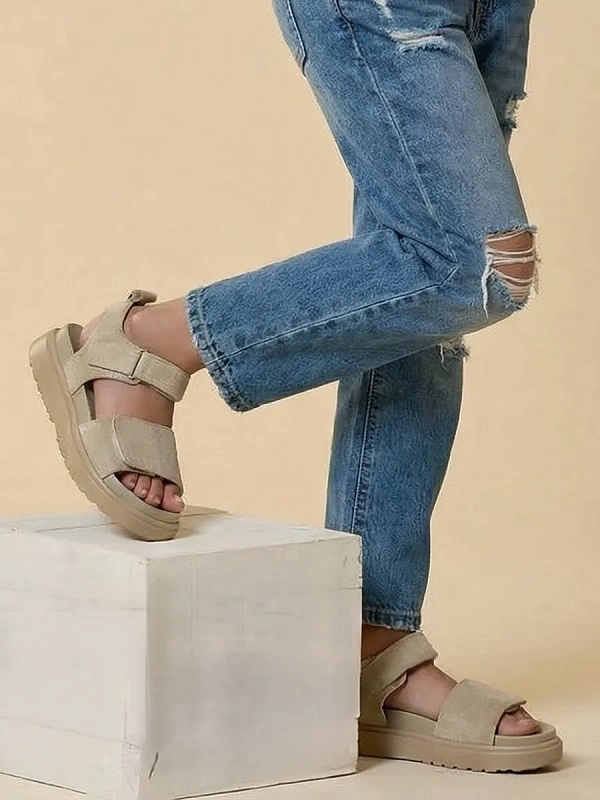 Летние босоножки на платформе