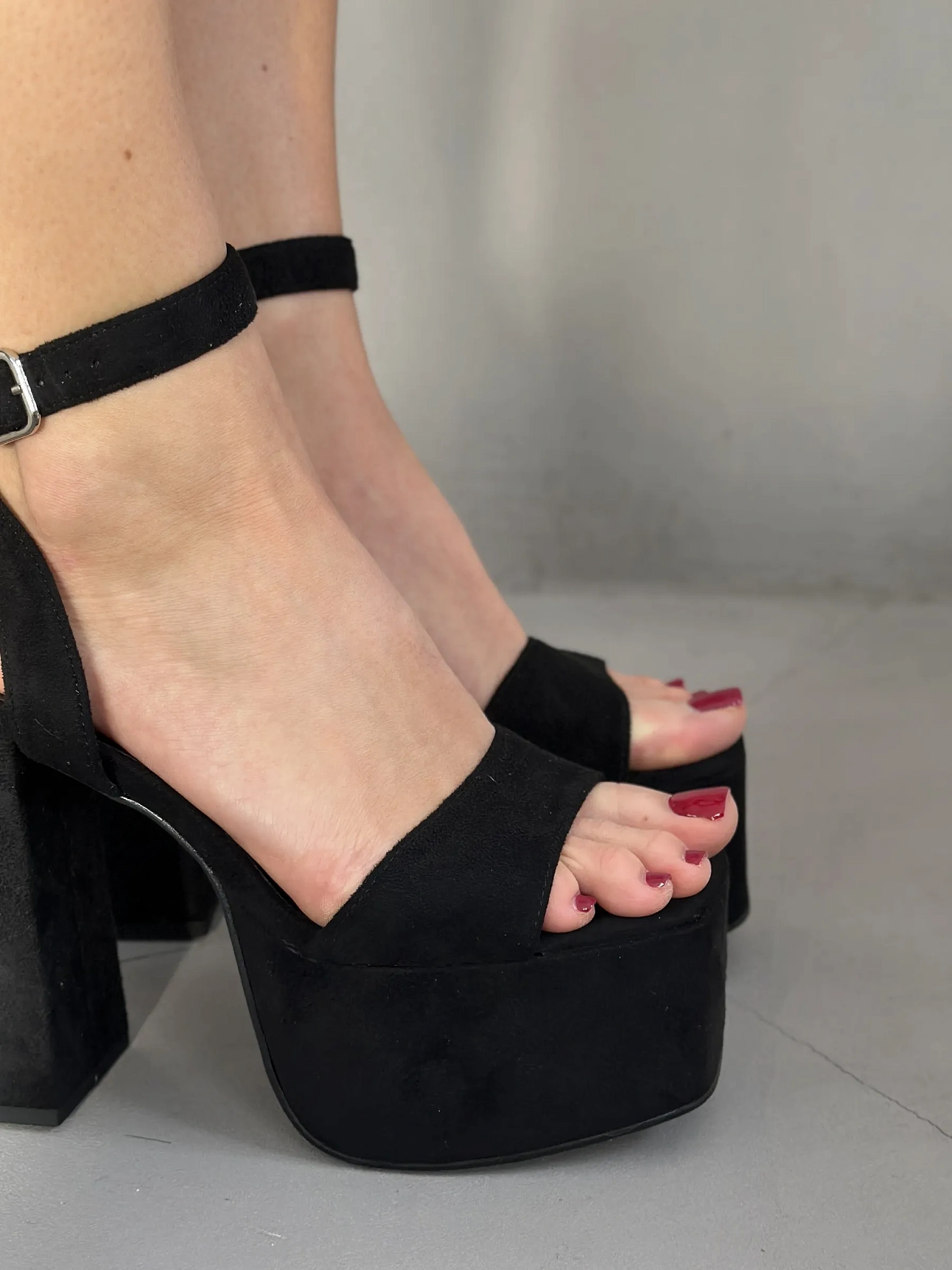 Босоножки женские экозамша