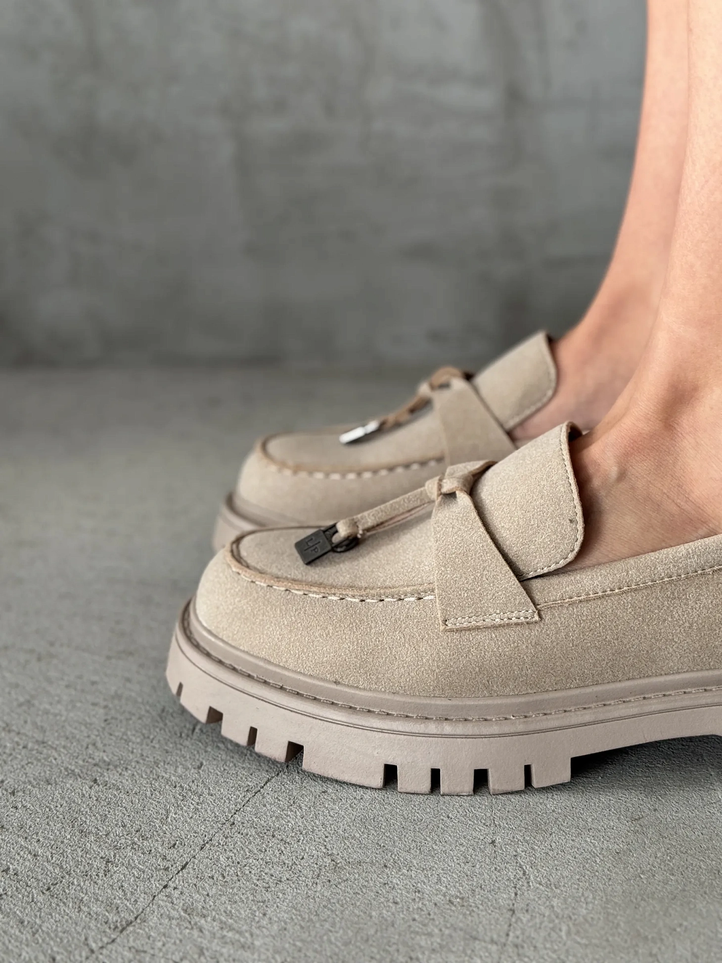 Лоферы женские экозамша