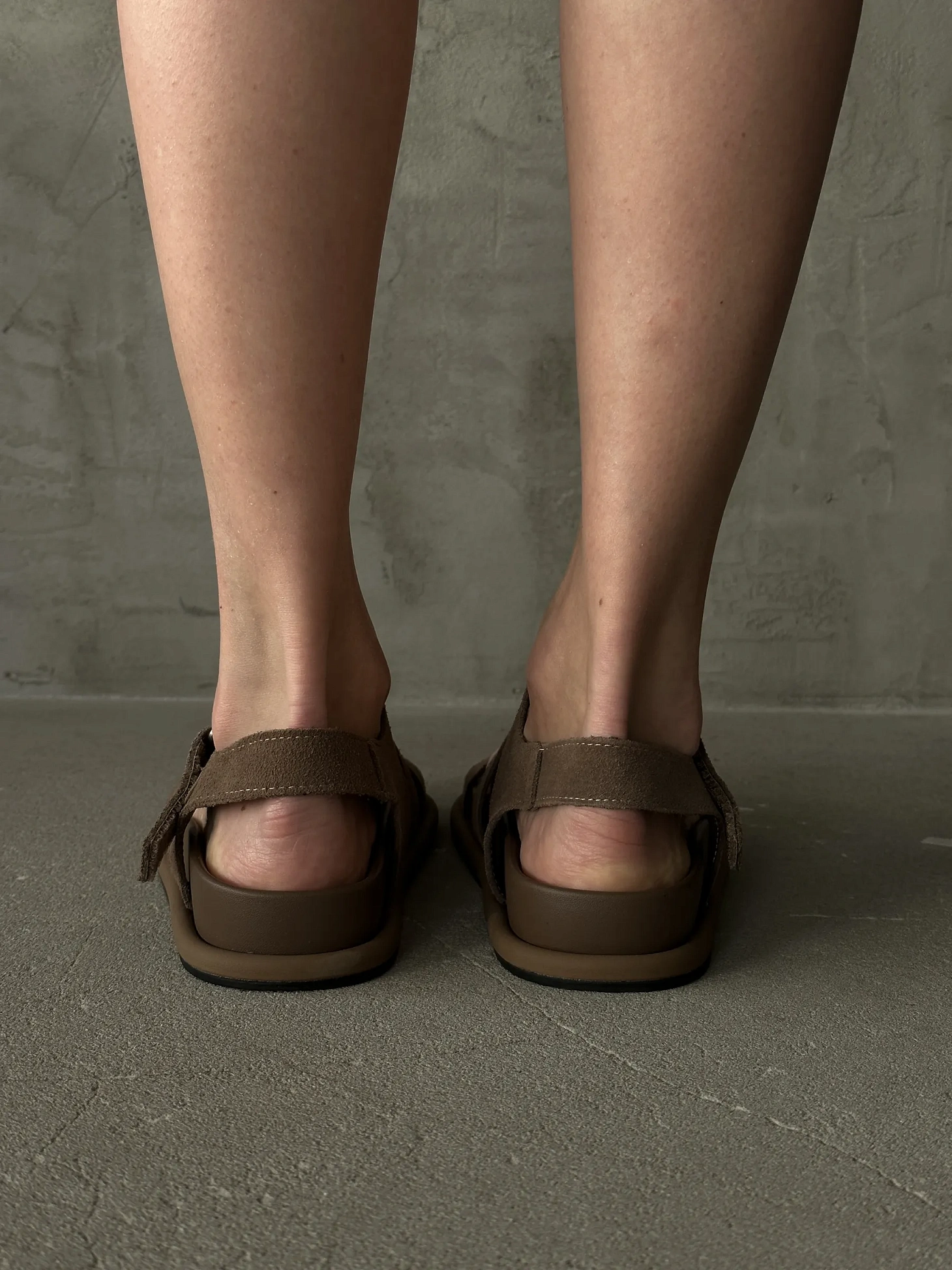 Летние босоножки женские с закрытым носом