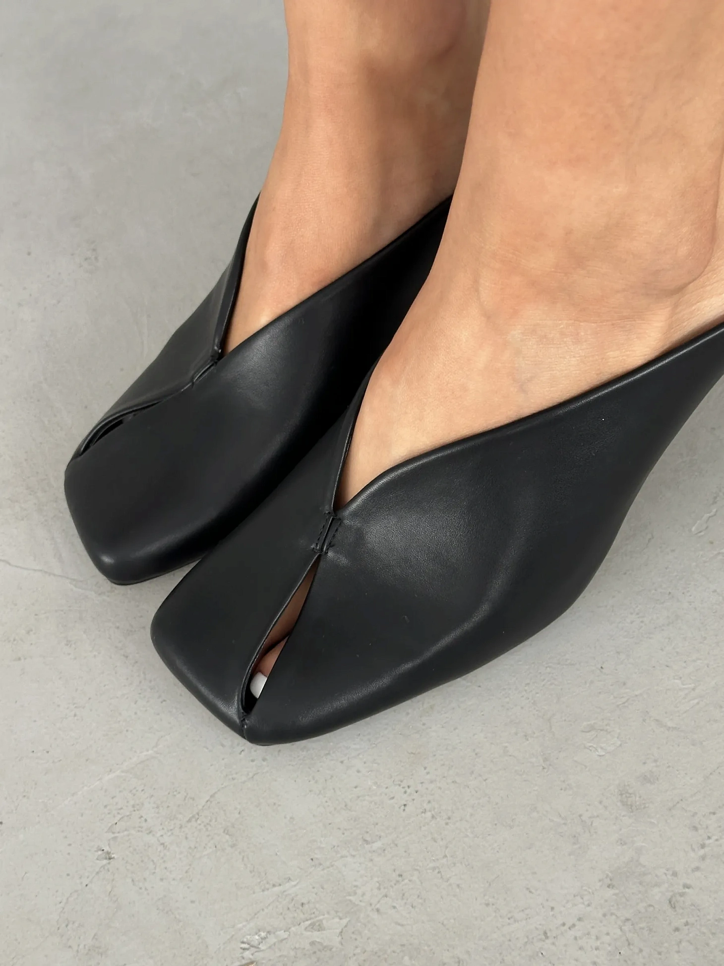 Туфли на низком каблуке мюли лодочки