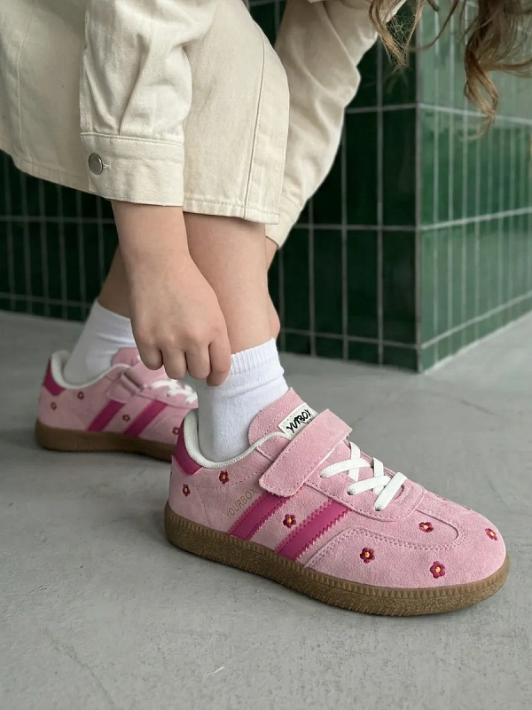 Демисезонные кроссовки на липучке