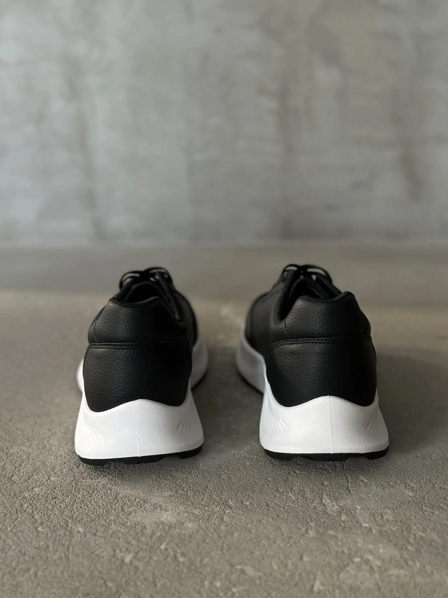 Демисезонные кроссовки мужские спортивные