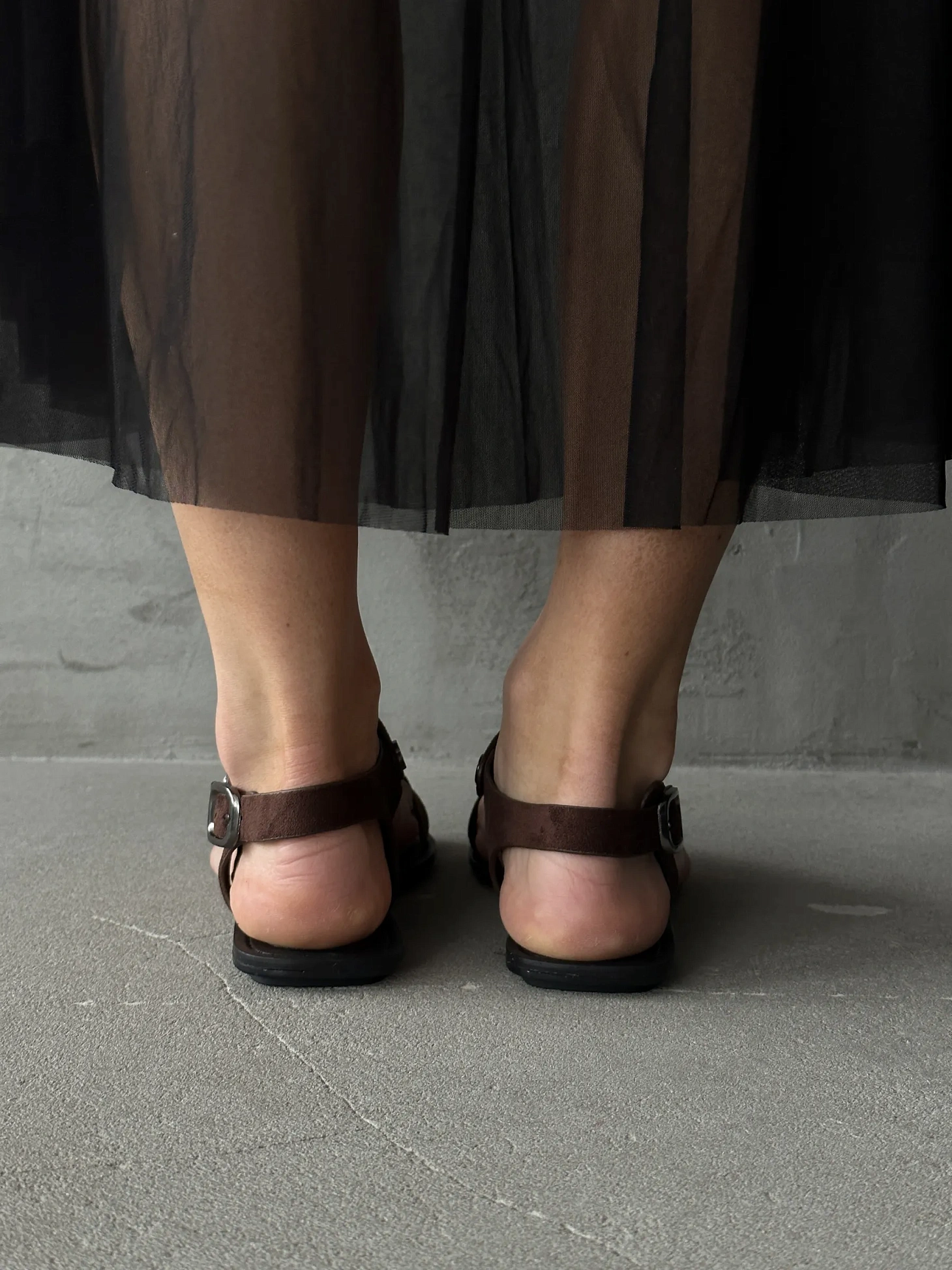 Летние босоножки женские через палец на плоской подошве