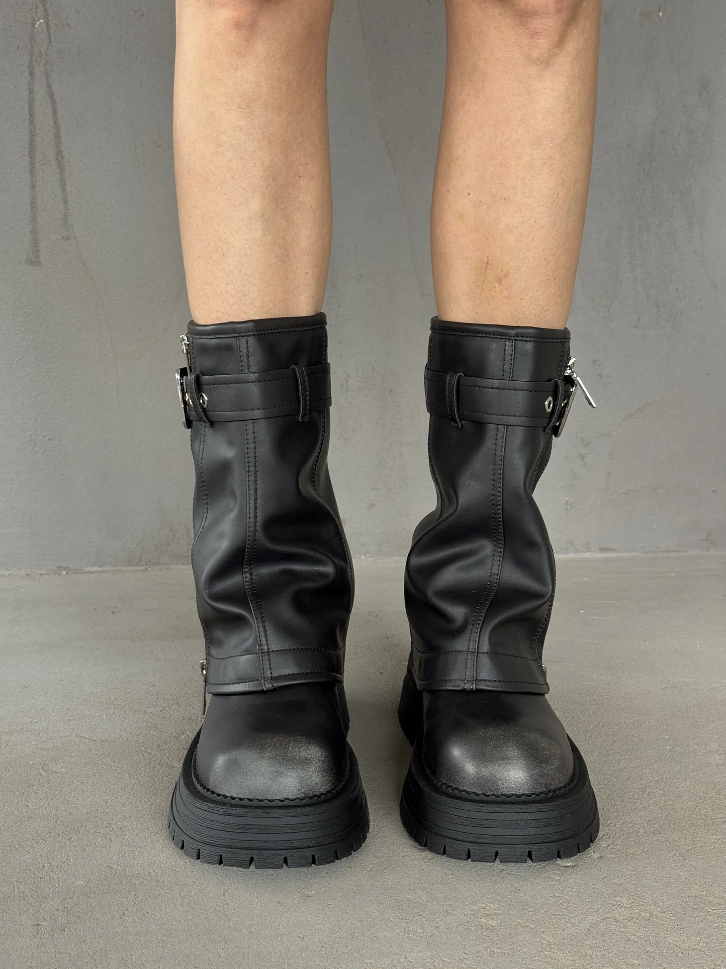 Демисезонные ботинки высокие на платформе