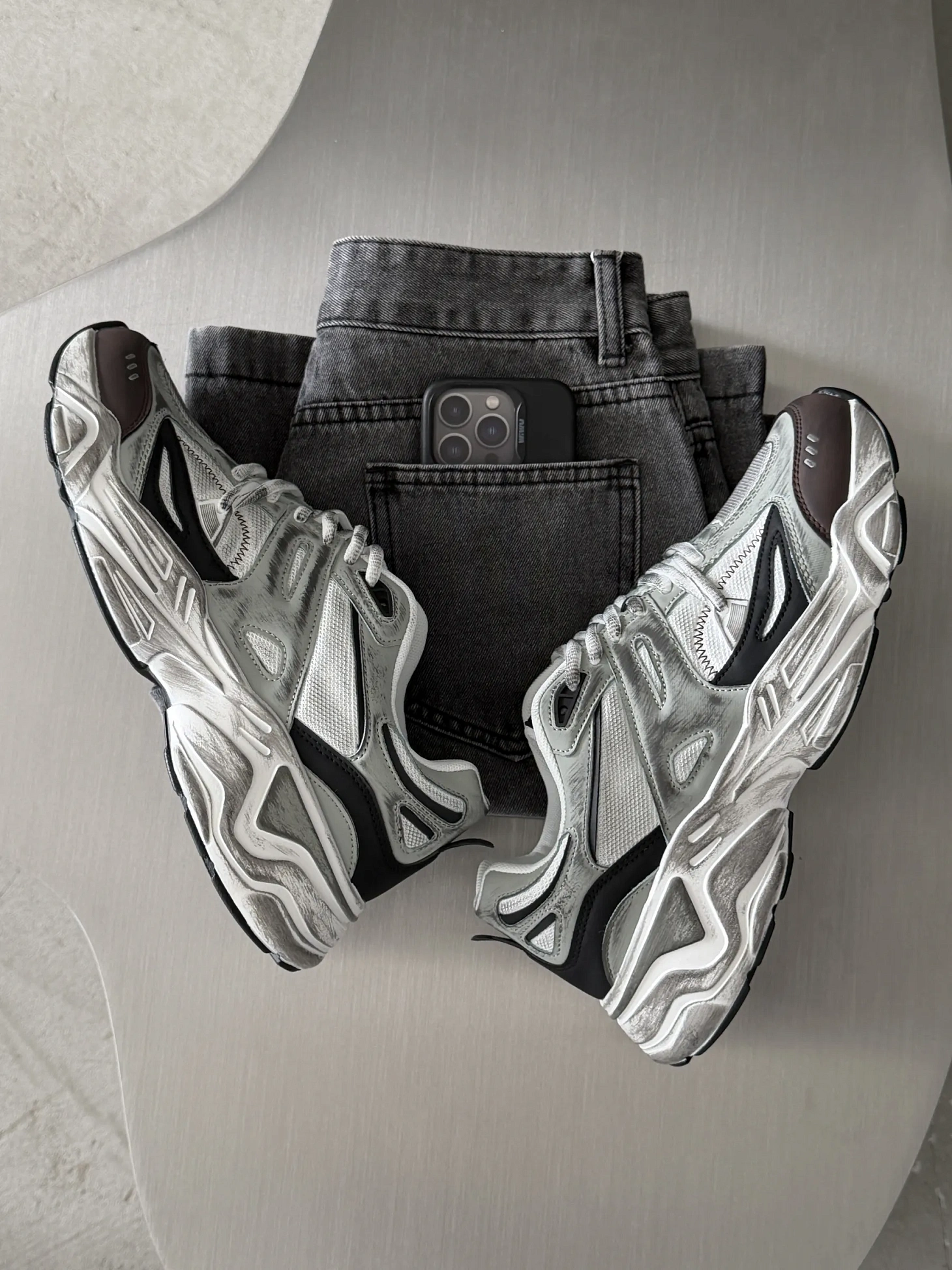 Демисезонные кроссовки мужские спортивные на высокой подошве