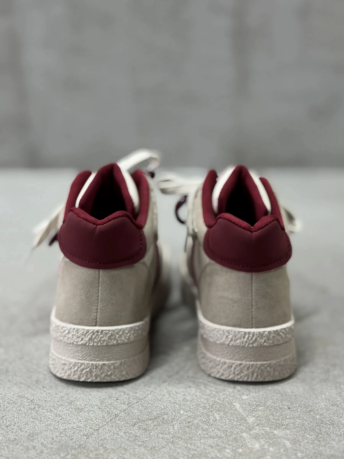 Демисезонные ботинки высокие на платформе