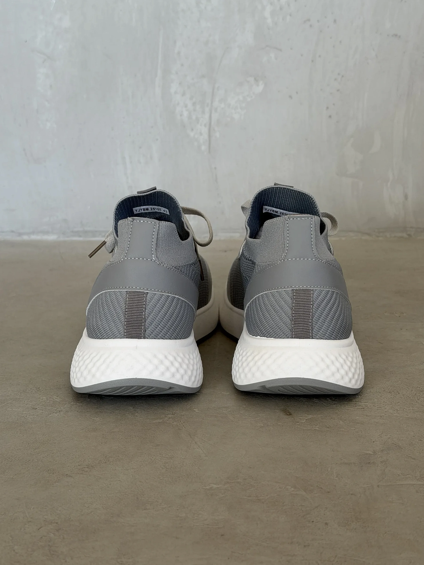 Демисезонные кроссовки мужские спортивные