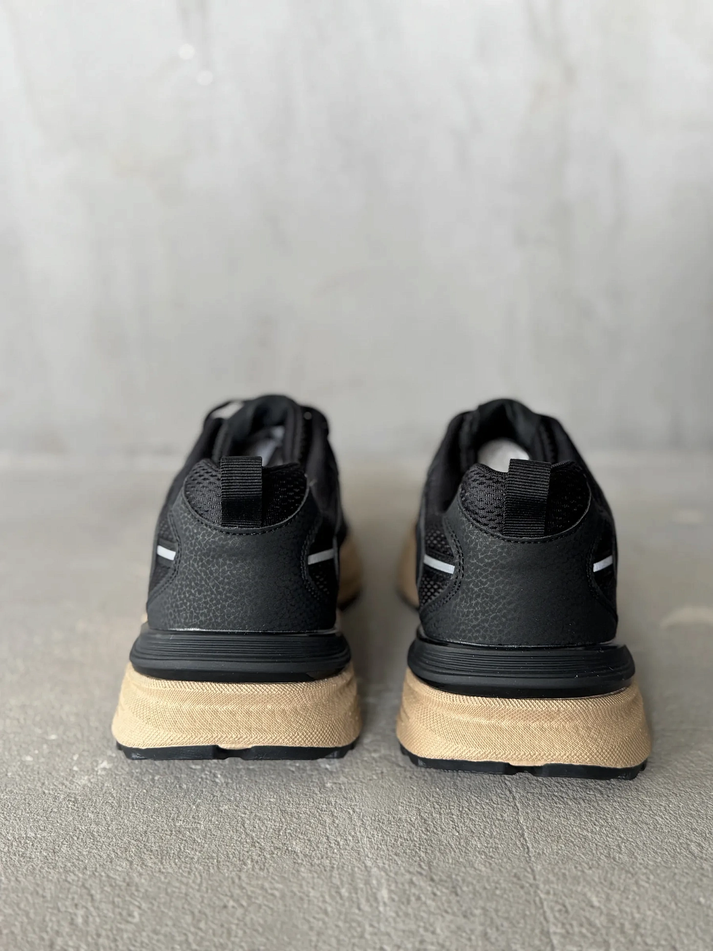 Демисезонные кроссовки спортивные