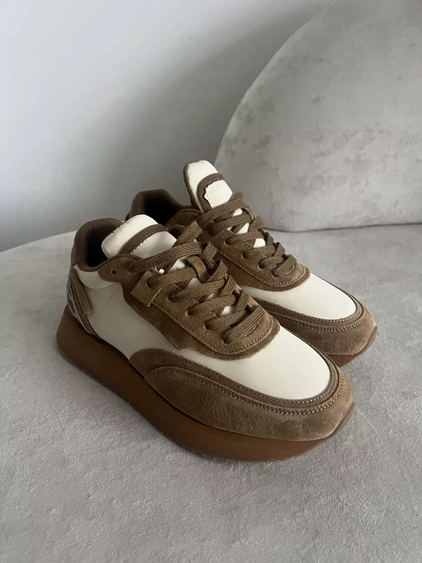 Кроссовки женские кожа