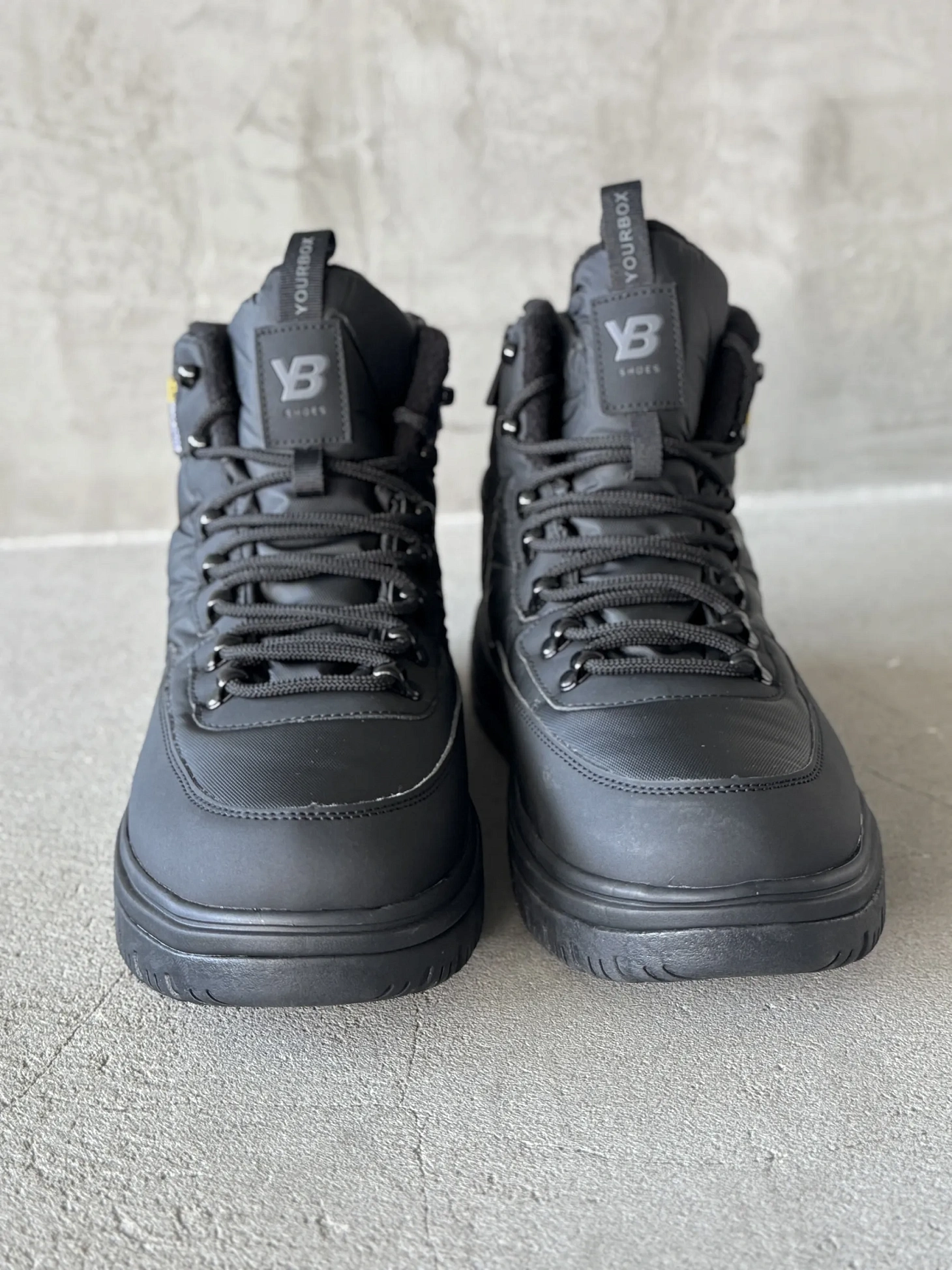 Зимние дутики на шнуровке высокие кроссовки