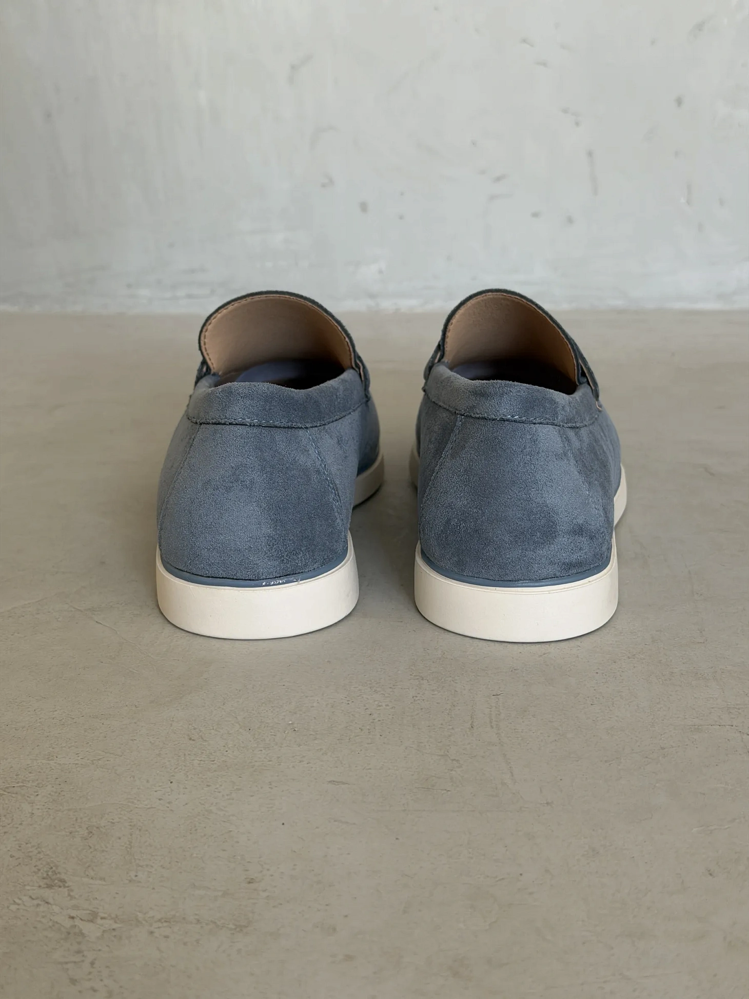 Замшевые лоферы мужские классические на платформе