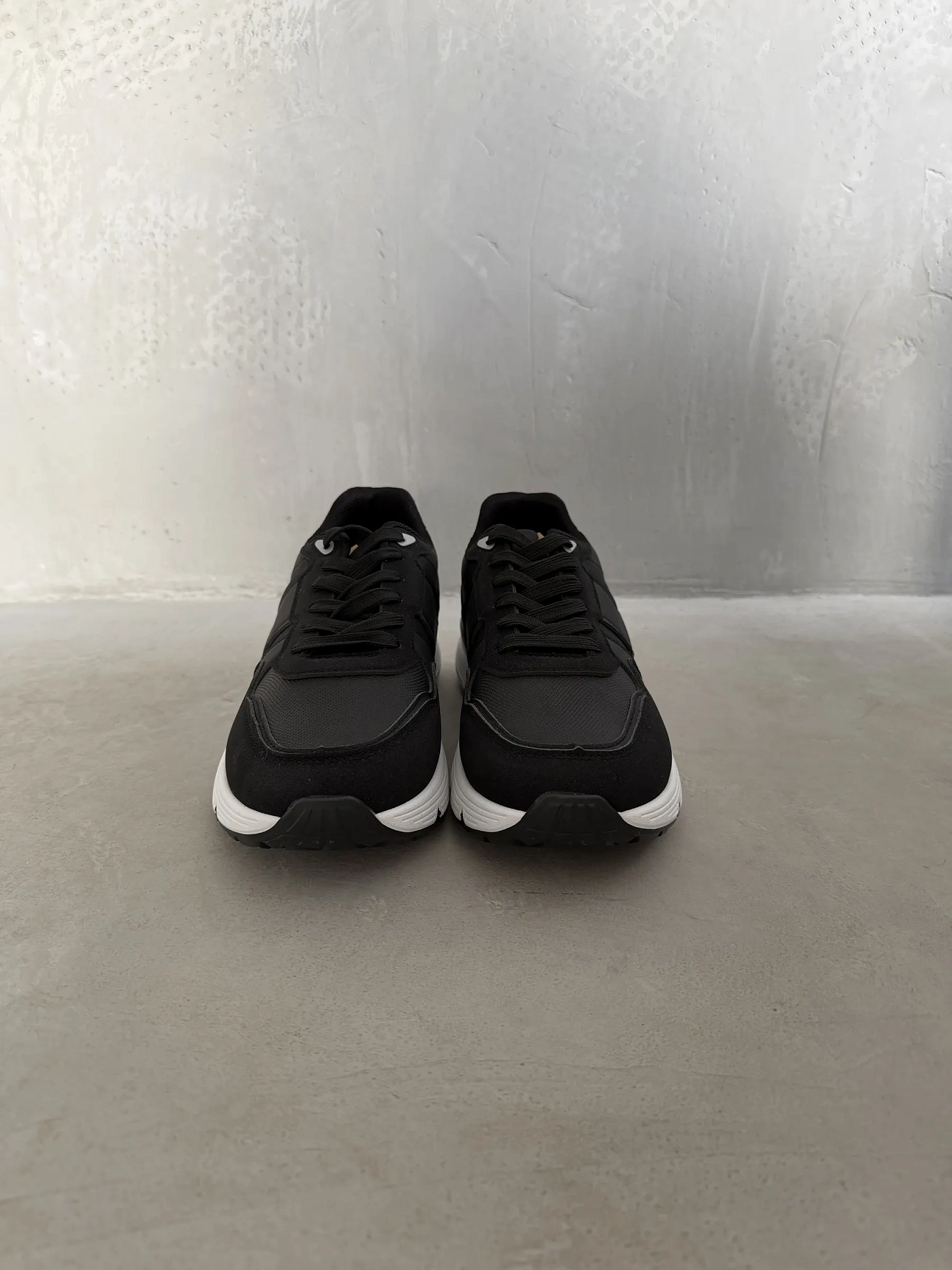 Демисезонные кроссовки спортивные