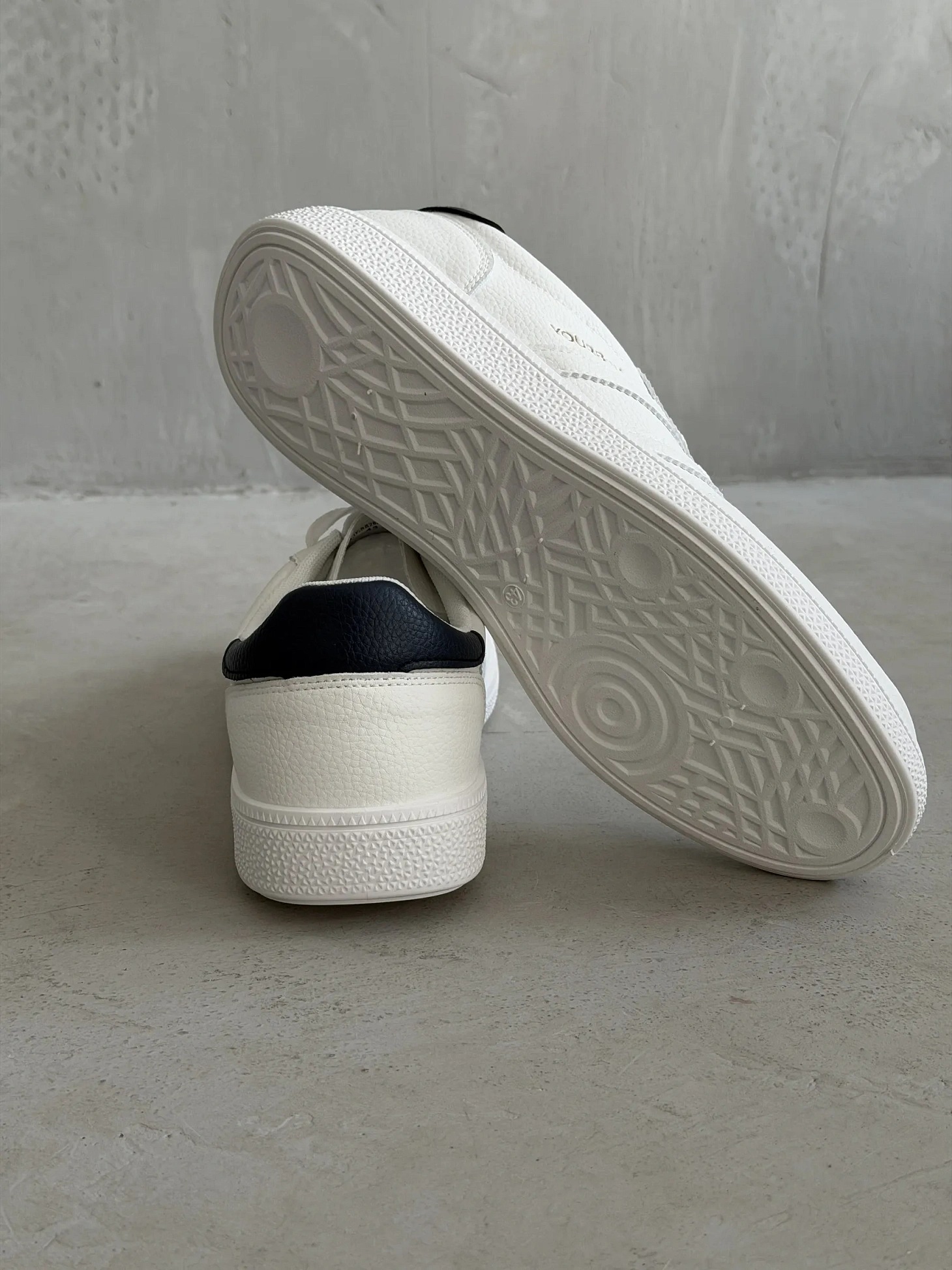 Демисезонные кроссовки мужские кеды