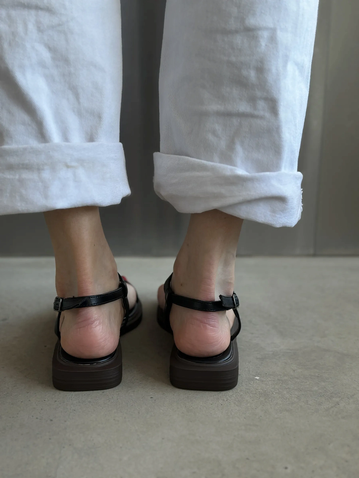 Летние босоножки женские на плоской подошве