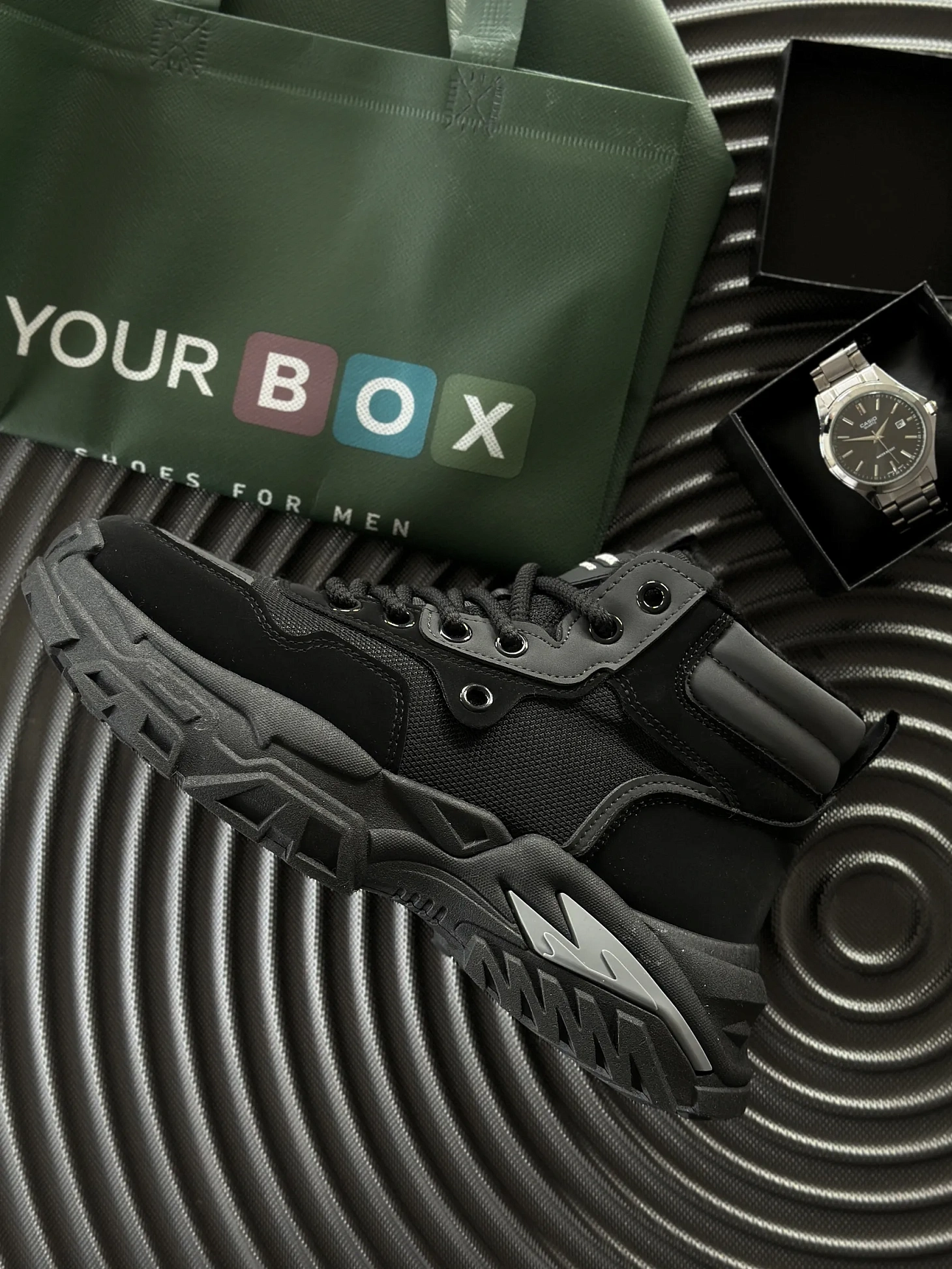 Зимние кроссовки утепленные высокие кеды