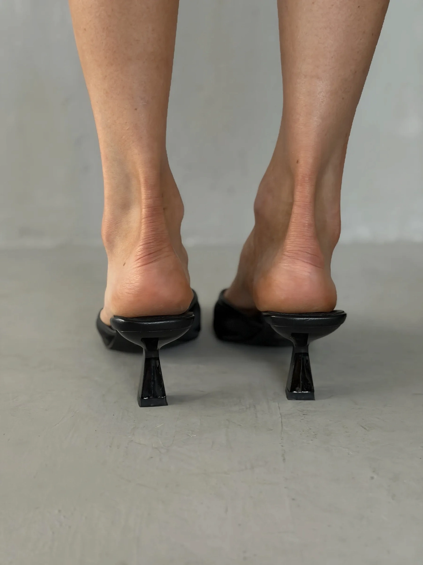 Туфли на низком каблуке мюли лодочки