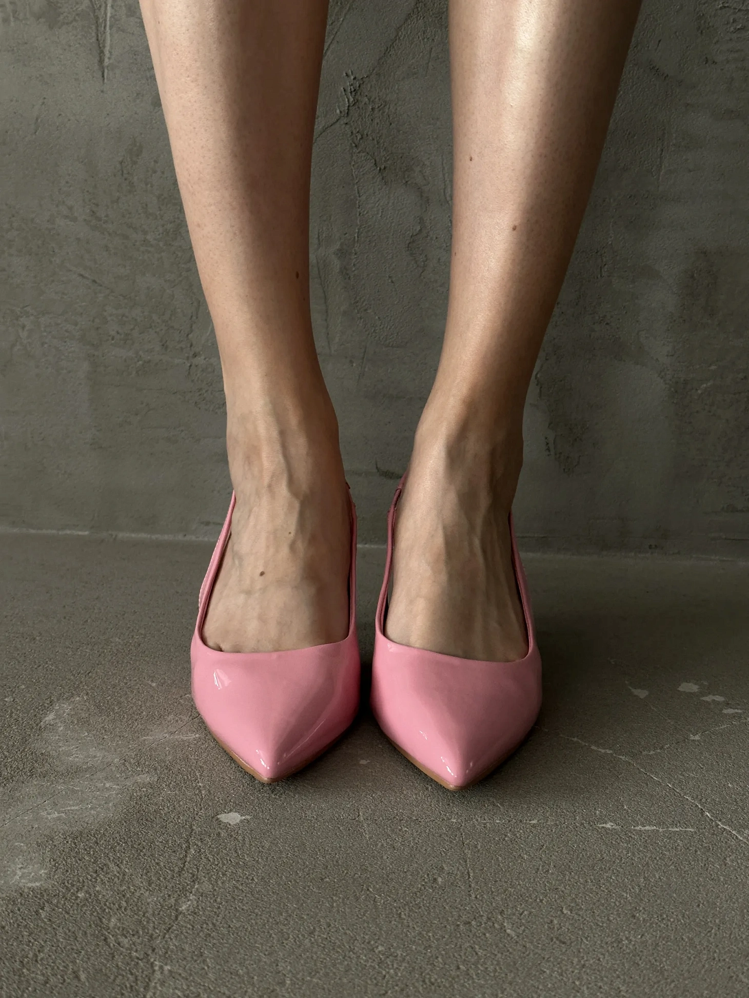 Туфли на каблуке с открытой пяткой лодочки