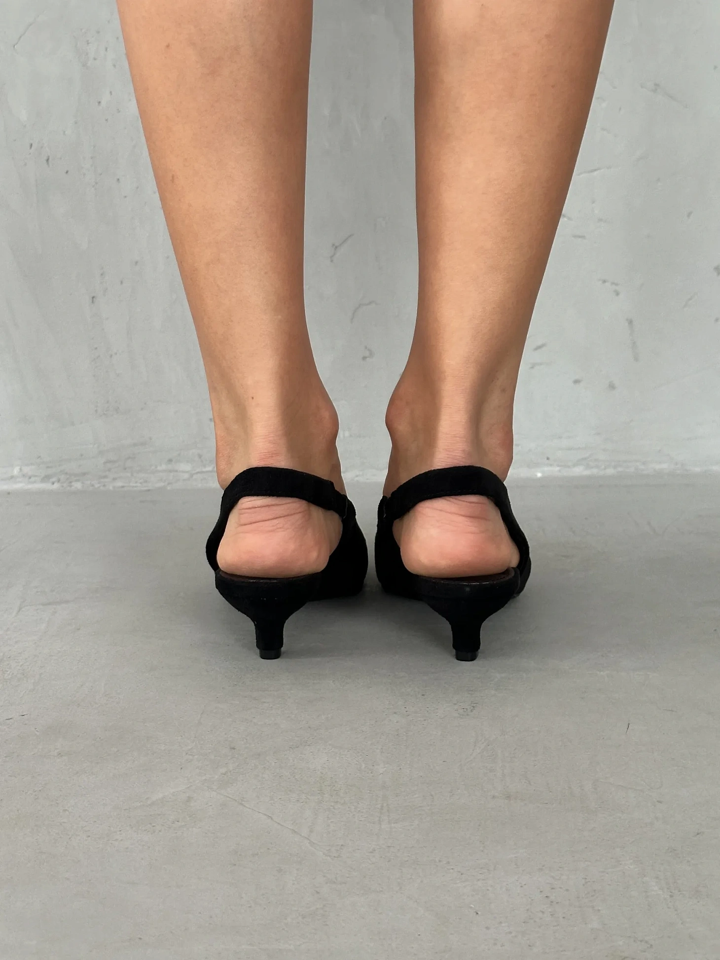 Туфли на каблуке с открытой пяткой лодочки