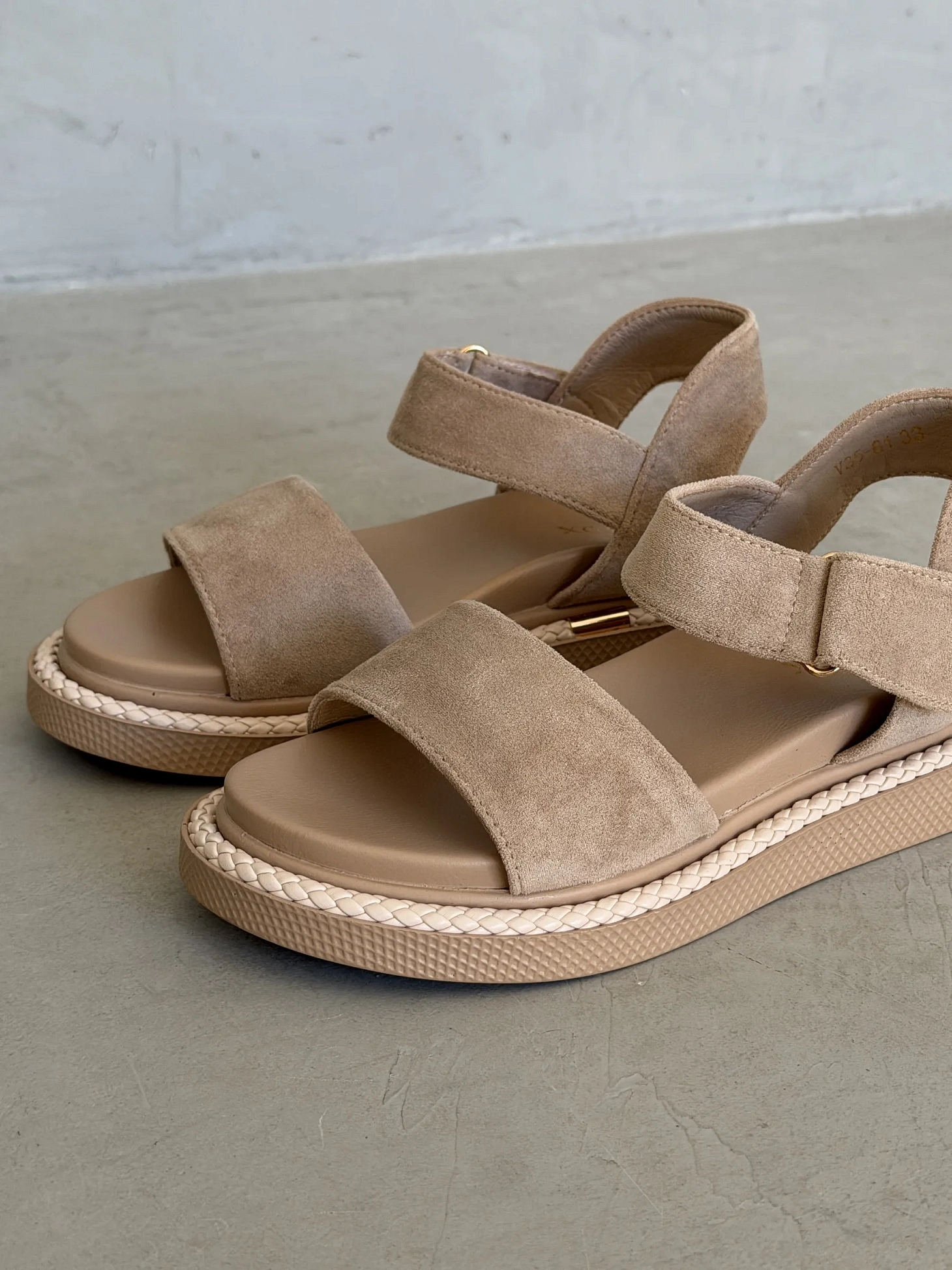 Летние босоножки на платформе