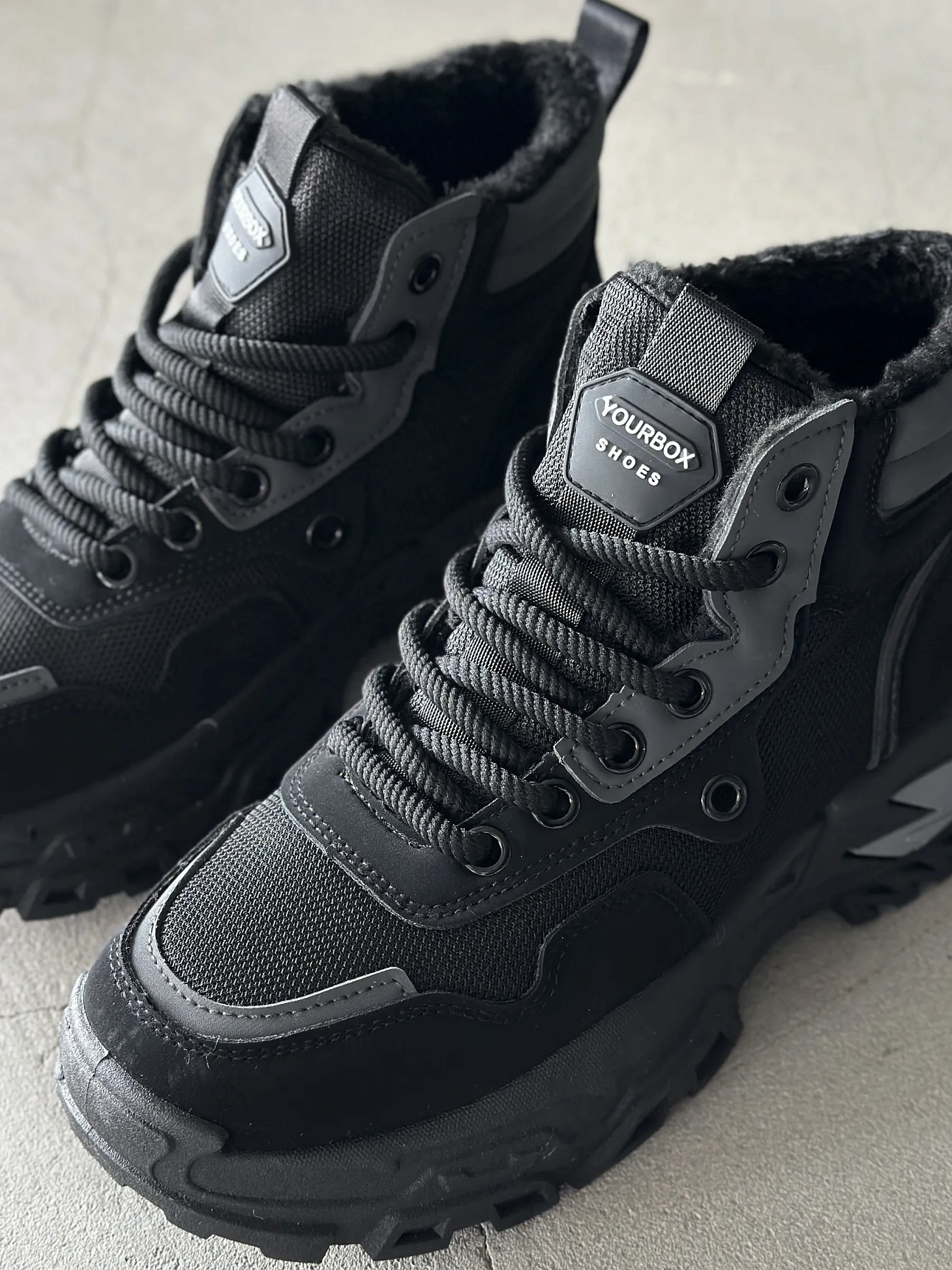 Зимние кроссовки утепленные высокие кеды