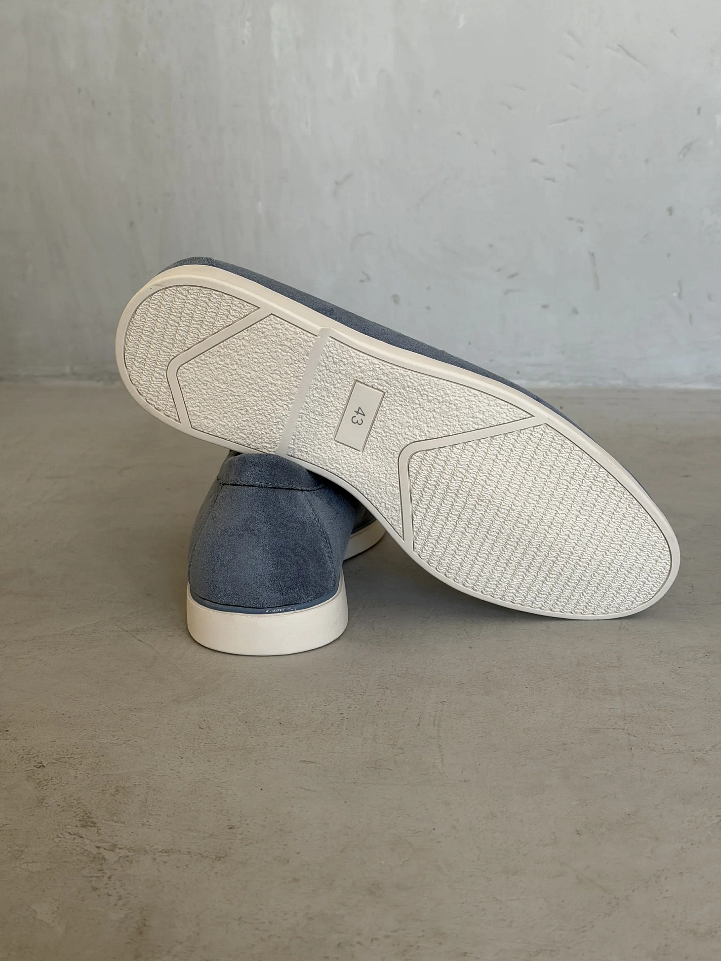 Замшевые лоферы мужские классические на платформе