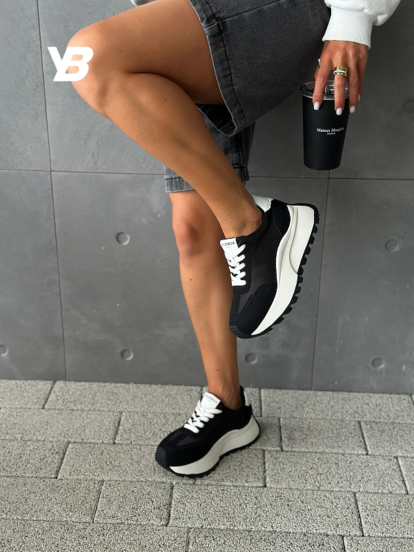 Кроссовки на платформе