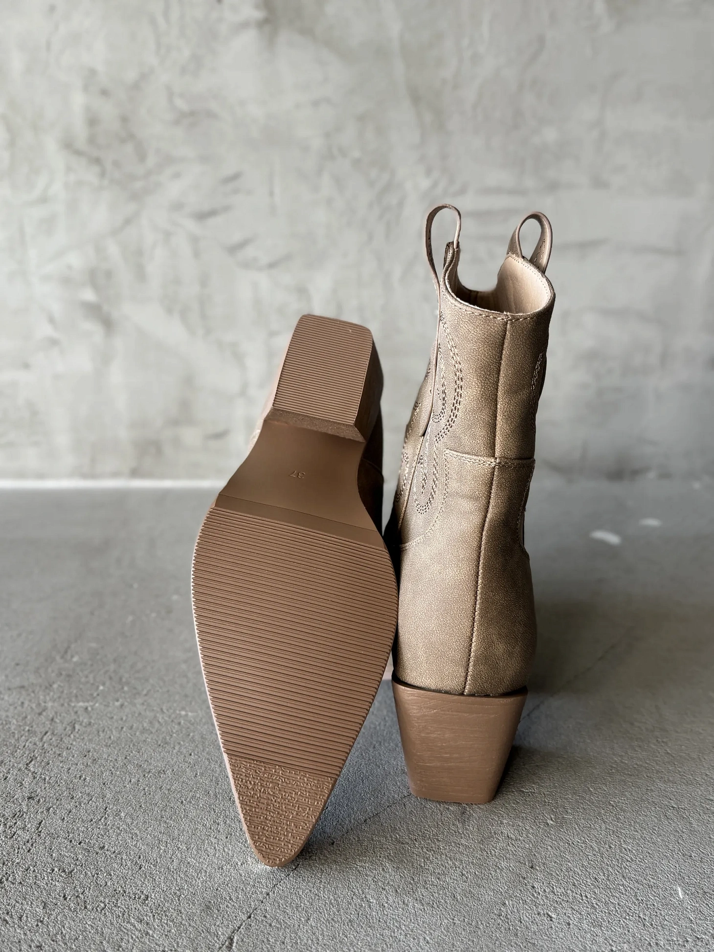 Казаки женские экокожа шерсть